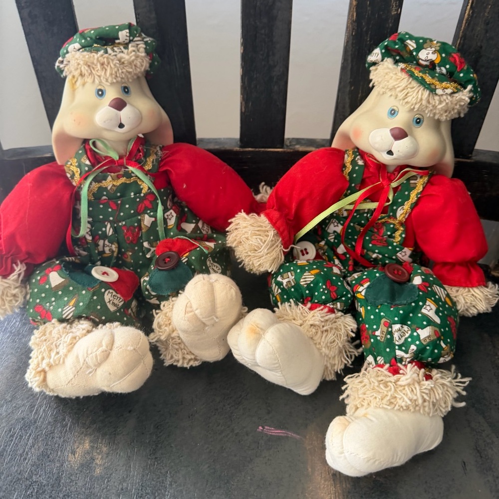 House of Lloyd Christmas 1990s Red Hip & Hop Easter Bunny Shelf‎ Sitters 90s